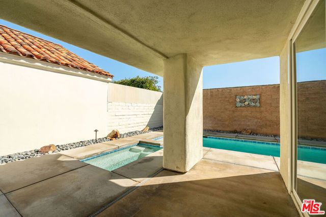 77571 Calle Las Brisas, Palm Desert, CA 92211