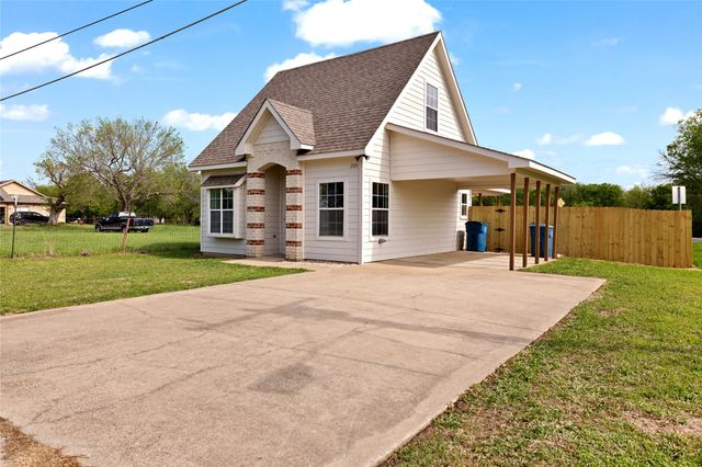 205 Bishop Street, Alvarado, TX 76009