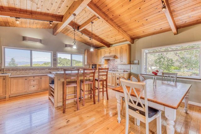 394 Mesa Road, Salinas, CA 93908