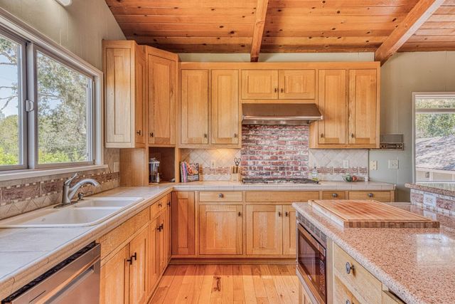 394 Mesa Road, Salinas, CA 93908