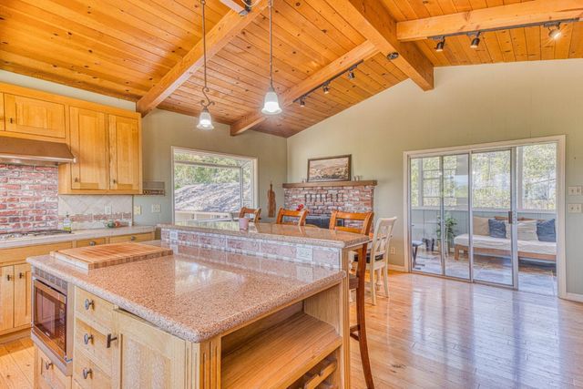 394 Mesa Road, Salinas, CA 93908