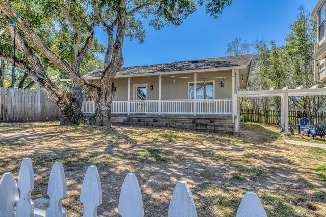 394 Mesa Road, Salinas, CA 93908