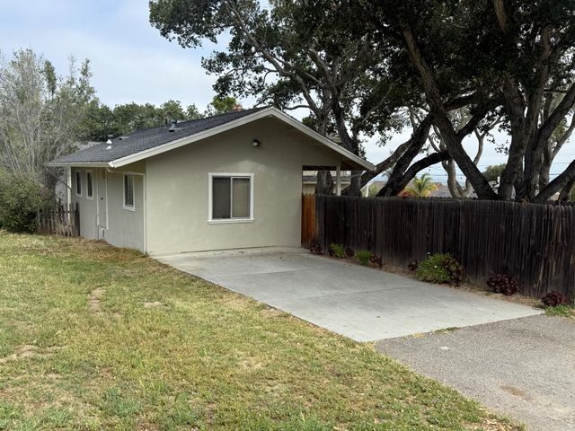 394 Mesa Road, Salinas, CA 93908