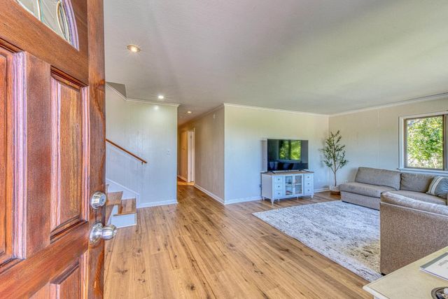 394 Mesa Road, Salinas, CA 93908