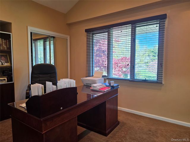78 Woods Drive, Roslyn, NY 11576