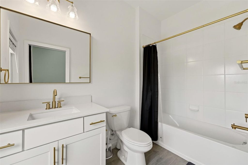 Image 19 of property listing at 4886 SEAFOAM TRAIL, Bradenton, FL 34211