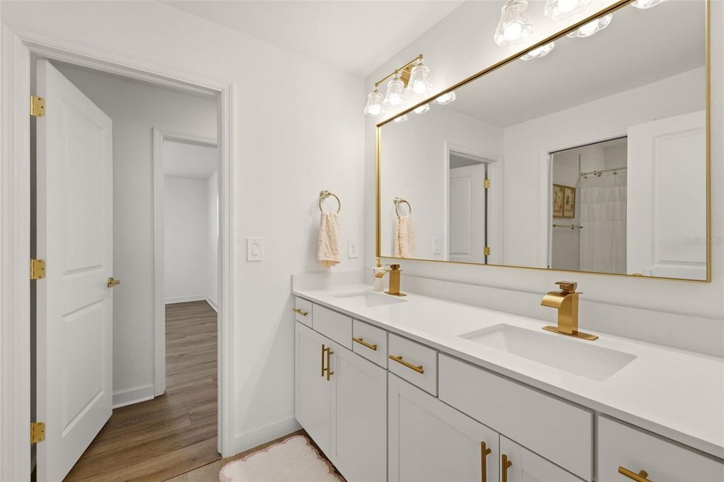 Image 37 of property listing at 4886 SEAFOAM TRAIL, Bradenton, FL 34211