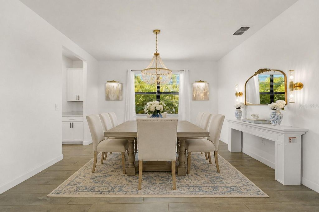 Image 5 of property listing at 4886 SEAFOAM TRAIL, Bradenton, FL 34211