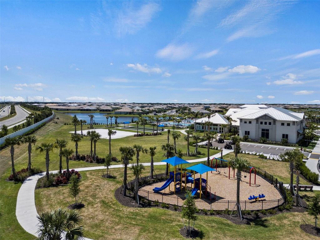 Image 57 of property listing at 4886 SEAFOAM TRAIL, Bradenton, FL 34211