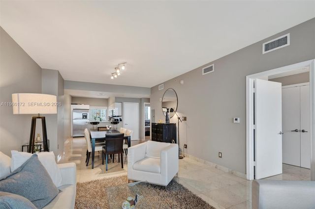 601 NE 36th St 2204, Miami, FL 33137