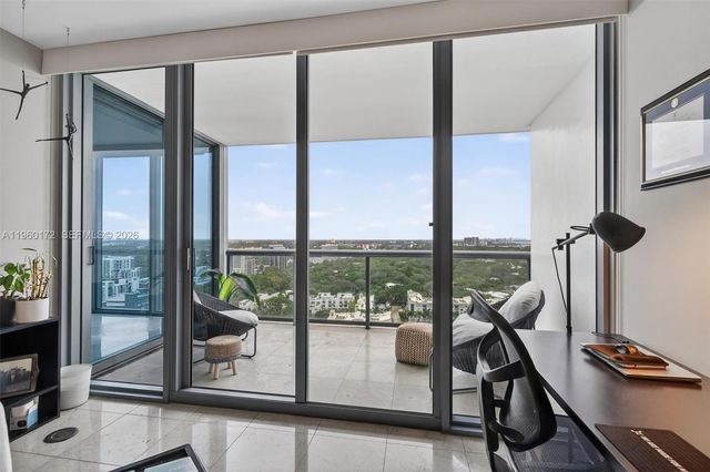 601 NE 36th St 2204, Miami, FL 33137