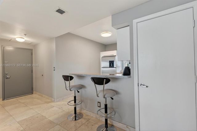 601 NE 36th St 2204, Miami, FL 33137