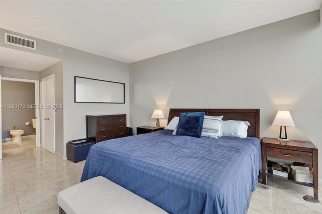 601 NE 36th St 2204, Miami, FL 33137