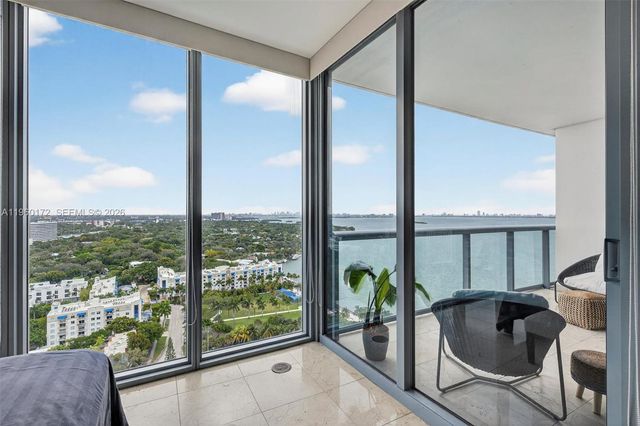 601 NE 36th St 2204, Miami, FL 33137