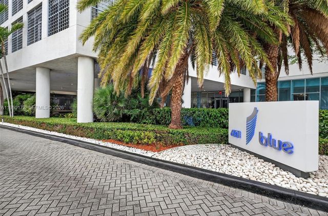 601 NE 36th St 2204, Miami, FL 33137