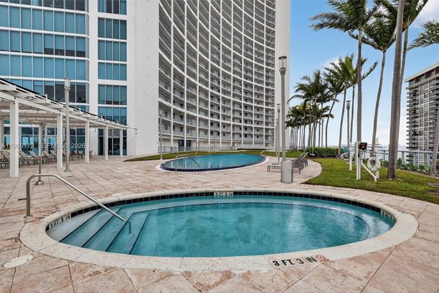 601 NE 36th St 2204, Miami, FL 33137