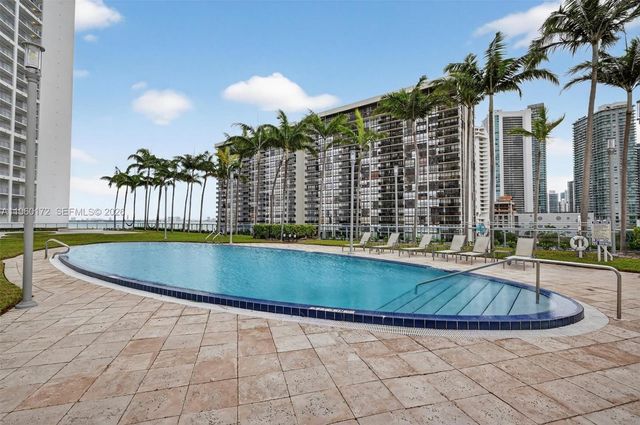 601 NE 36th St 2204, Miami, FL 33137