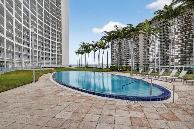 601 NE 36th St 2204, Miami, FL 33137