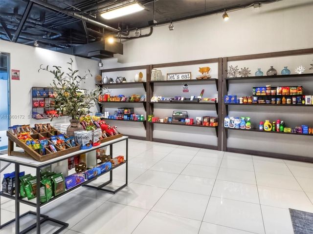 601 NE 36th St 2204, Miami, FL 33137