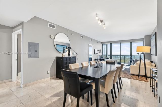 601 NE 36th St 2204, Miami, FL 33137