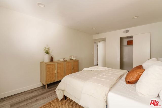 911 N Kings Road 110, West Hollywood, CA 90069