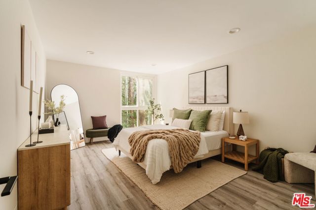 911 N Kings Road 110, West Hollywood, CA 90069