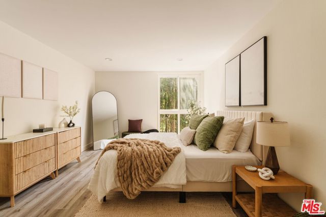 911 N Kings Road 110, West Hollywood, CA 90069