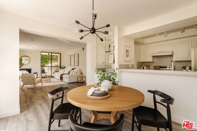 911 N Kings Road 110, West Hollywood, CA 90069