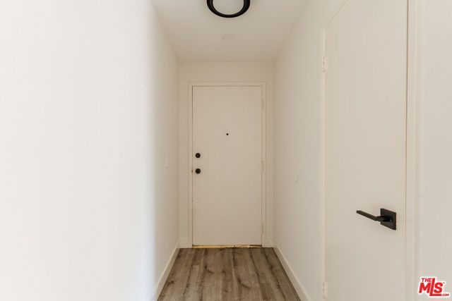 911 N Kings Road 110, West Hollywood, CA 90069