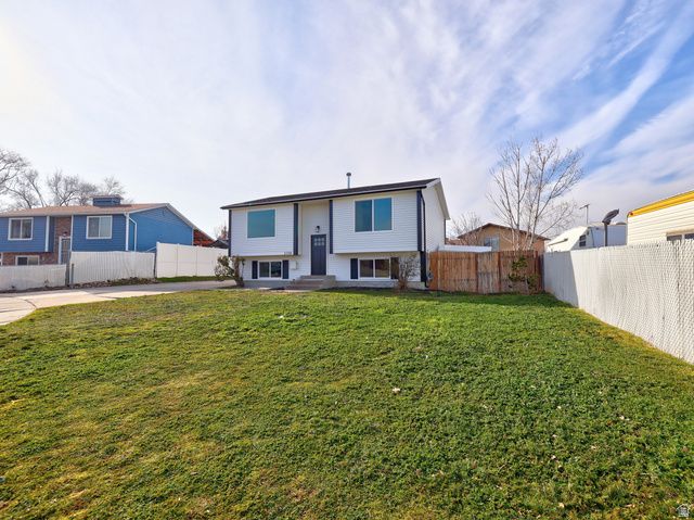 3706 S BUCKEROO CIR, Magna, UT 84044