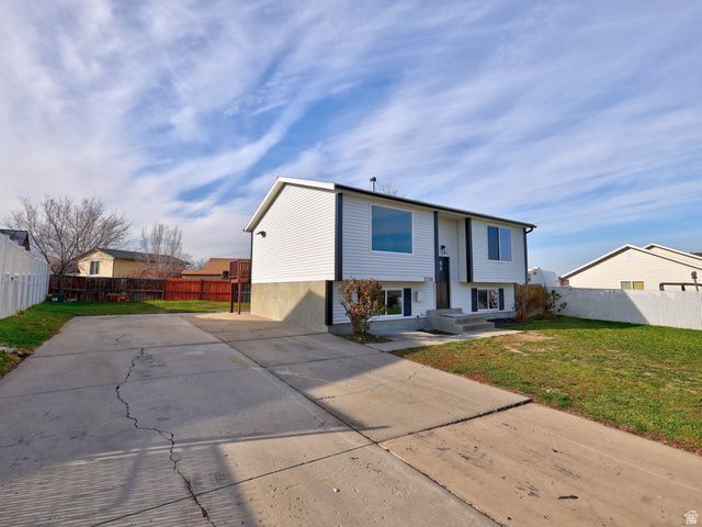 3706 S BUCKEROO CIR, Magna, UT 84044