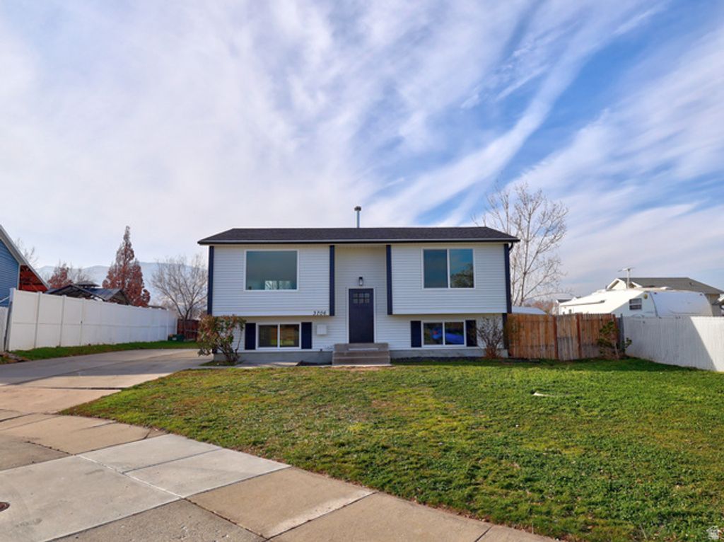 3706 S BUCKEROO CIR, Magna, UT 84044