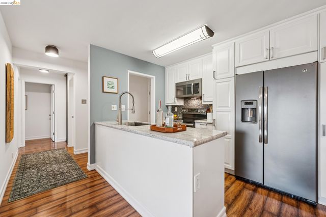 199 Montecito Ave 301, Oakland, CA 94610