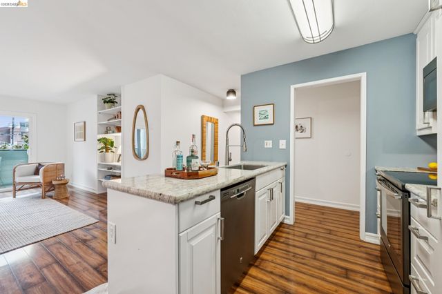 199 Montecito Ave 301, Oakland, CA 94610