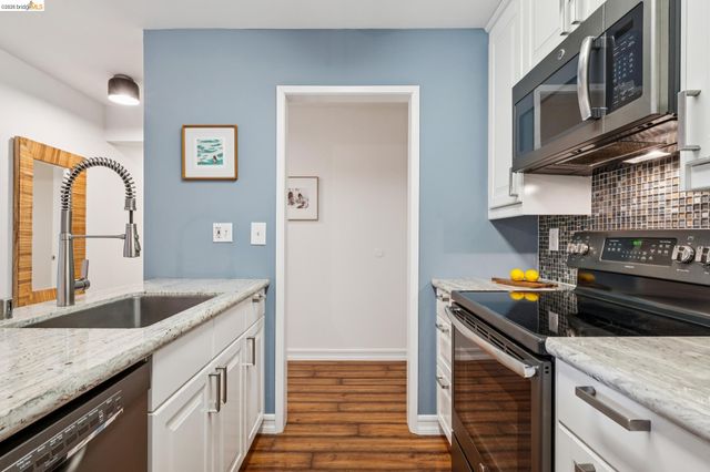 199 Montecito Ave 301, Oakland, CA 94610