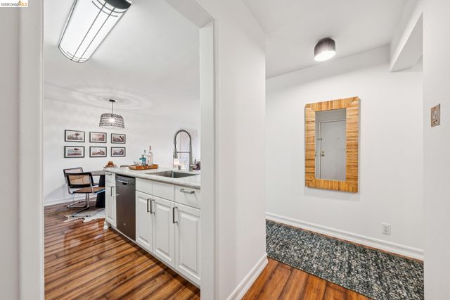 199 Montecito Ave 301, Oakland, CA 94610