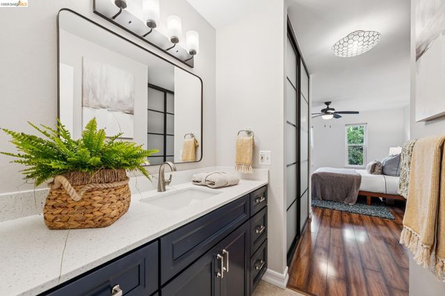 199 Montecito Ave 301, Oakland, CA 94610