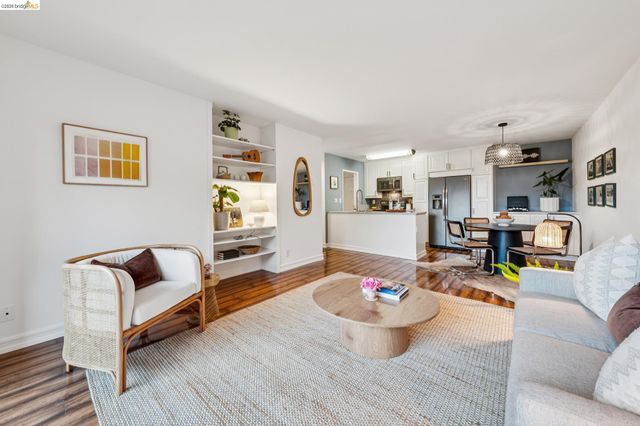 199 Montecito Ave 301, Oakland, CA 94610