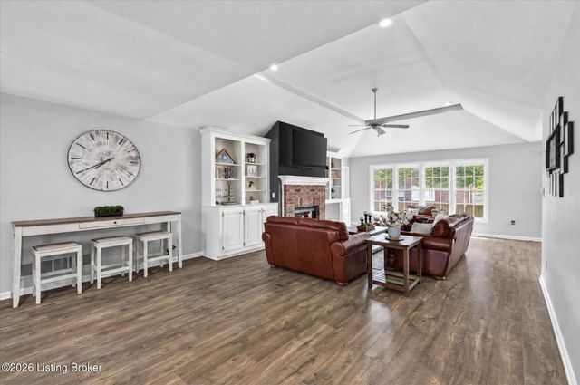 9707 Forestwood Dr, Louisville, KY 40299