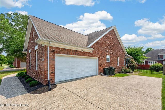 9707 Forestwood Dr, Louisville, KY 40299