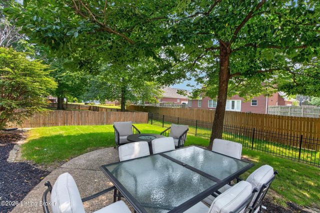 9707 Forestwood Dr, Louisville, KY 40299