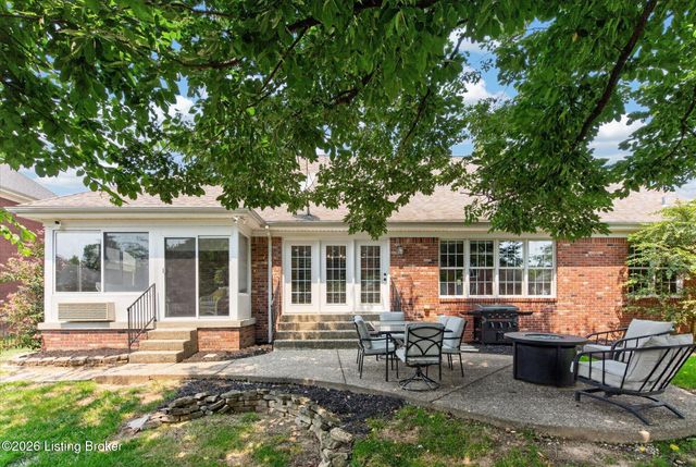 9707 Forestwood Dr, Louisville, KY 40299