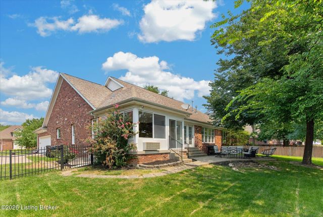 9707 Forestwood Dr, Louisville, KY 40299