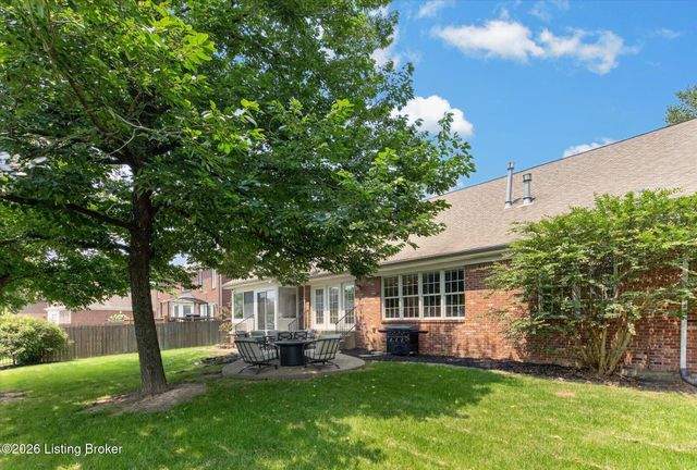 9707 Forestwood Dr, Louisville, KY 40299