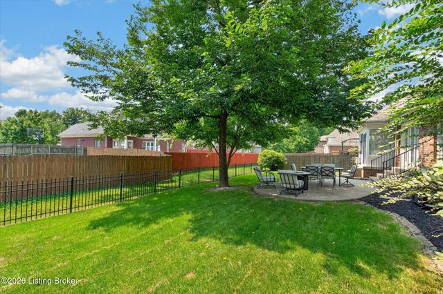 9707 Forestwood Dr, Louisville, KY 40299