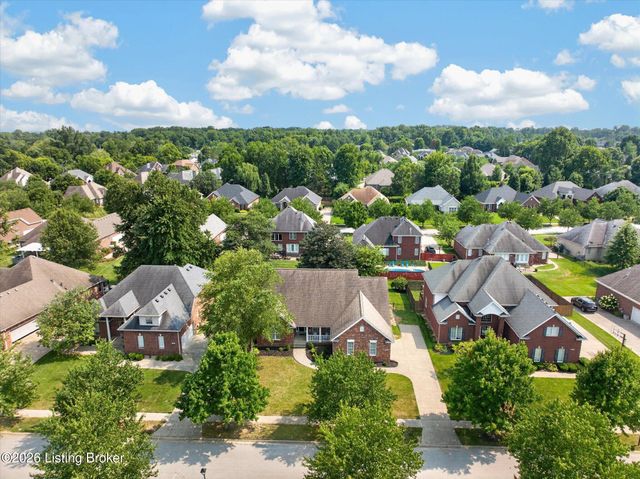 9707 Forestwood Dr, Louisville, KY 40299