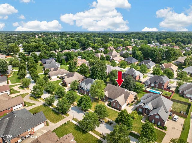 9707 Forestwood Dr, Louisville, KY 40299