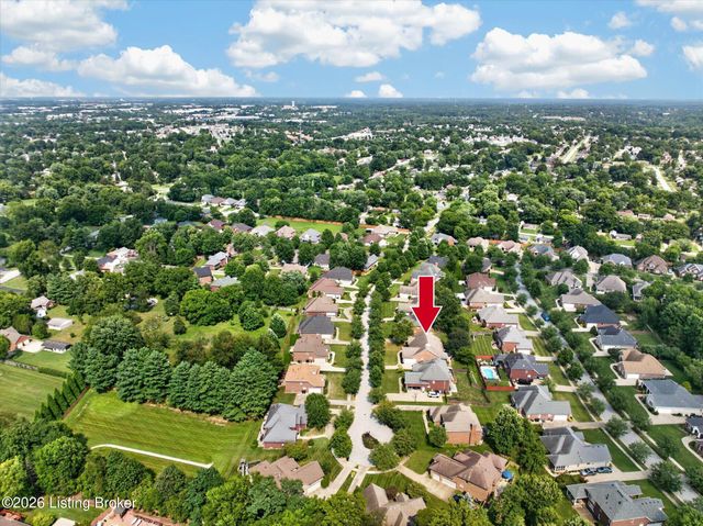 9707 Forestwood Dr, Louisville, KY 40299