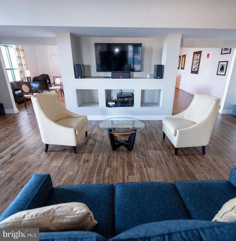 414 Water St Apt 2813, Baltimore, MD 21202