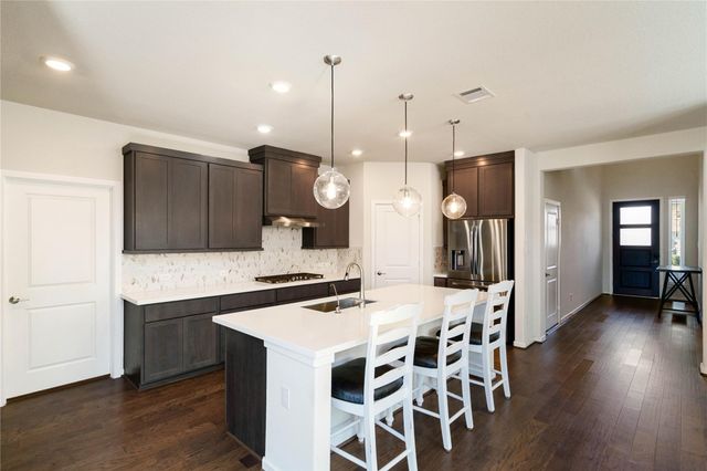 2214 Clements Shore Lane, La Porte, TX 77571